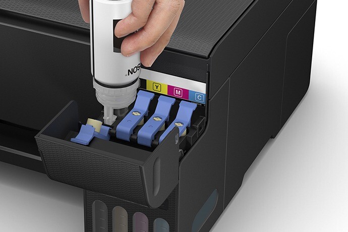 ¿Cómo relleno los tanques de tinta?